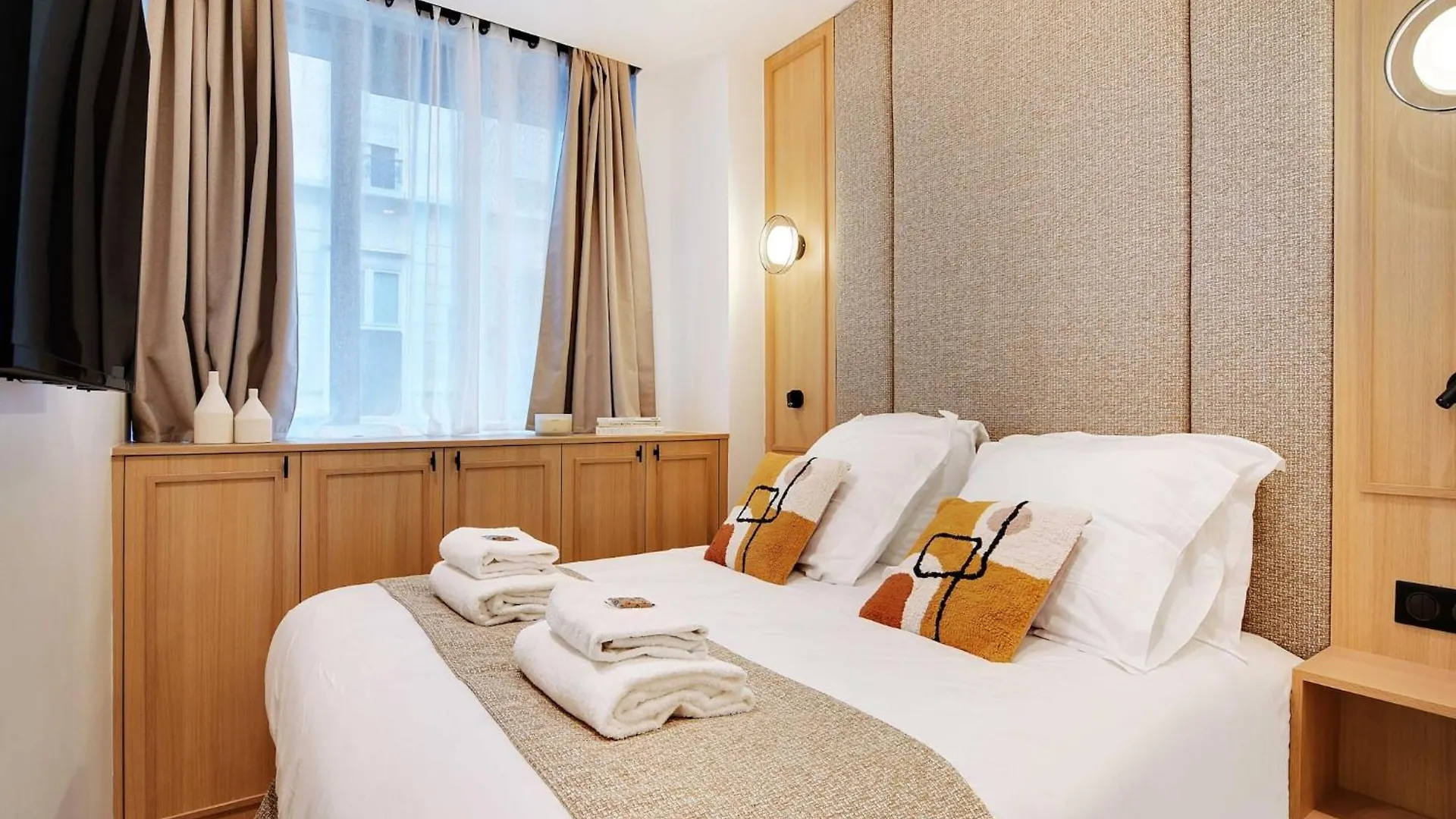 Authentic Apartment - 3Br 6P - Moulin Rouge Paris