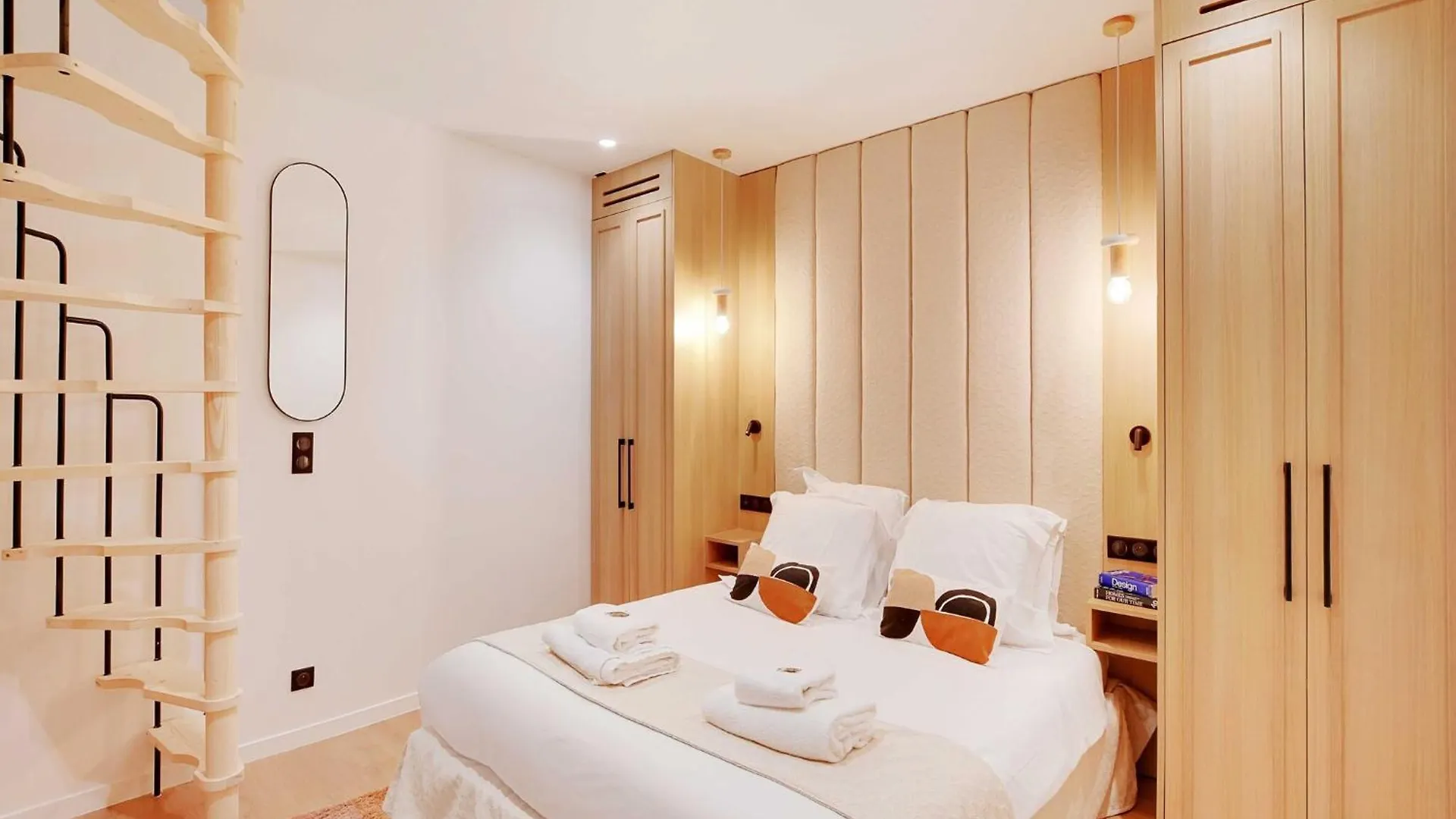 Authentic Apartment - 3Br 6P - Moulin Rouge Paris 0*,  France