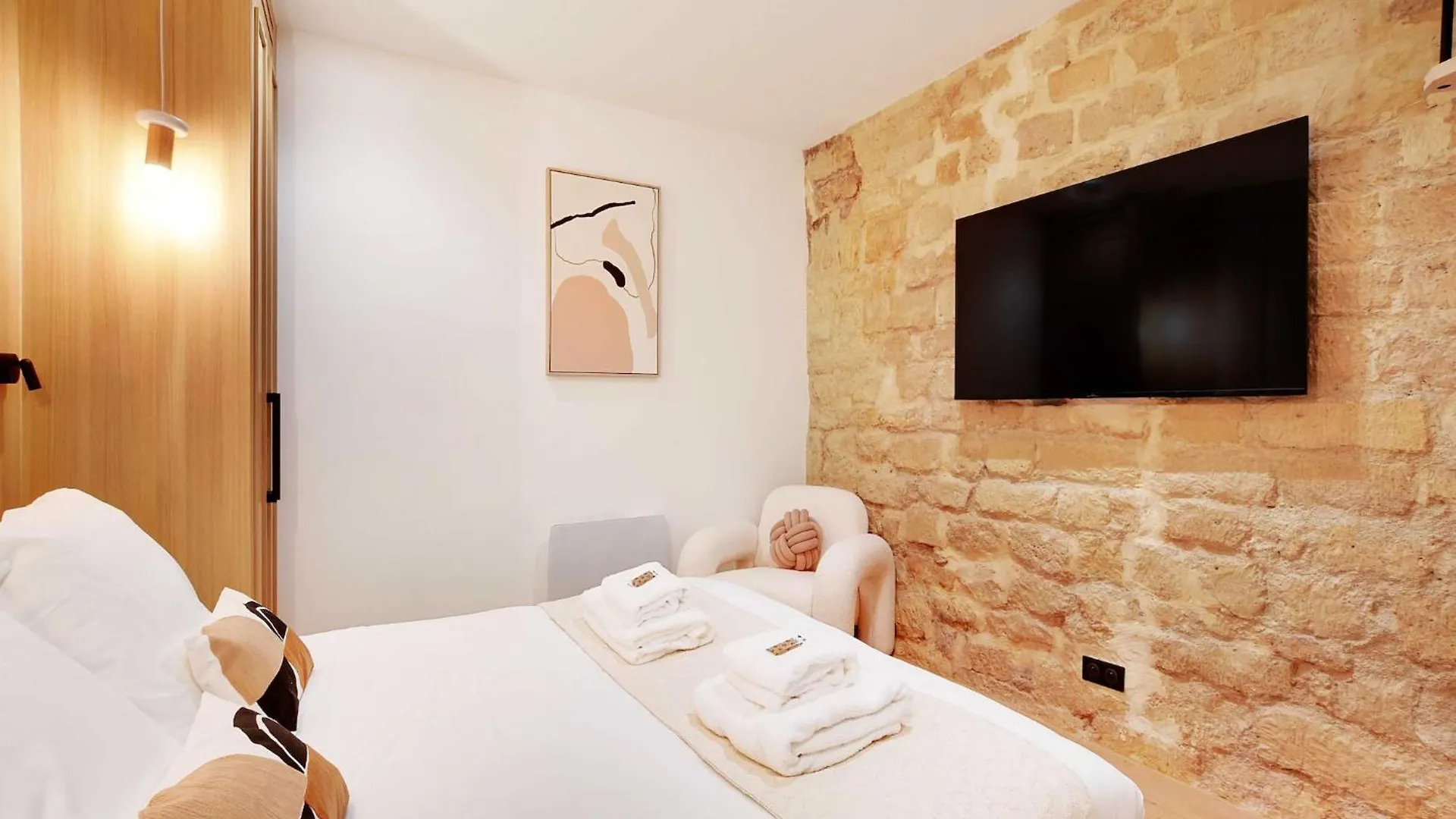 Authentic Apartment - 3Br 6P - Moulin Rouge Paris
