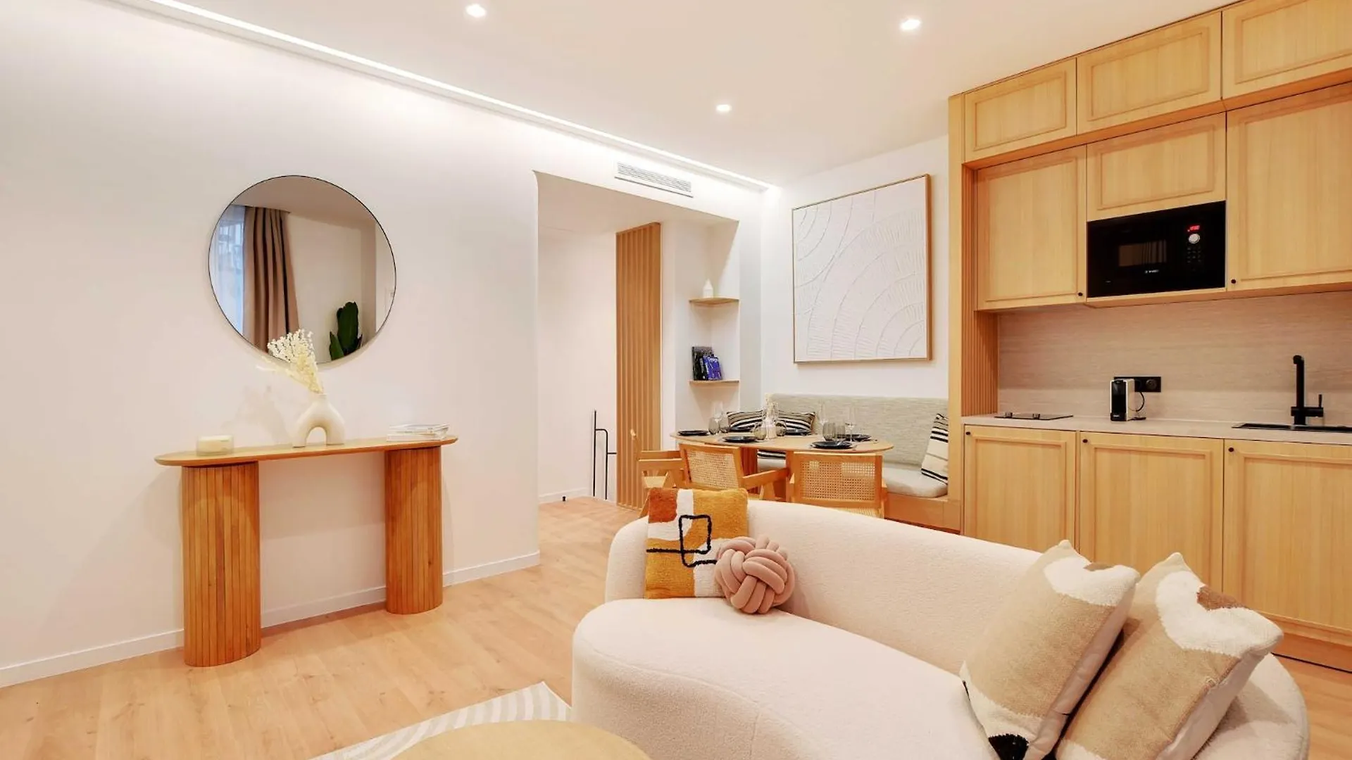 Authentic Apartment - 3Br 6P - Moulin Rouge Paris