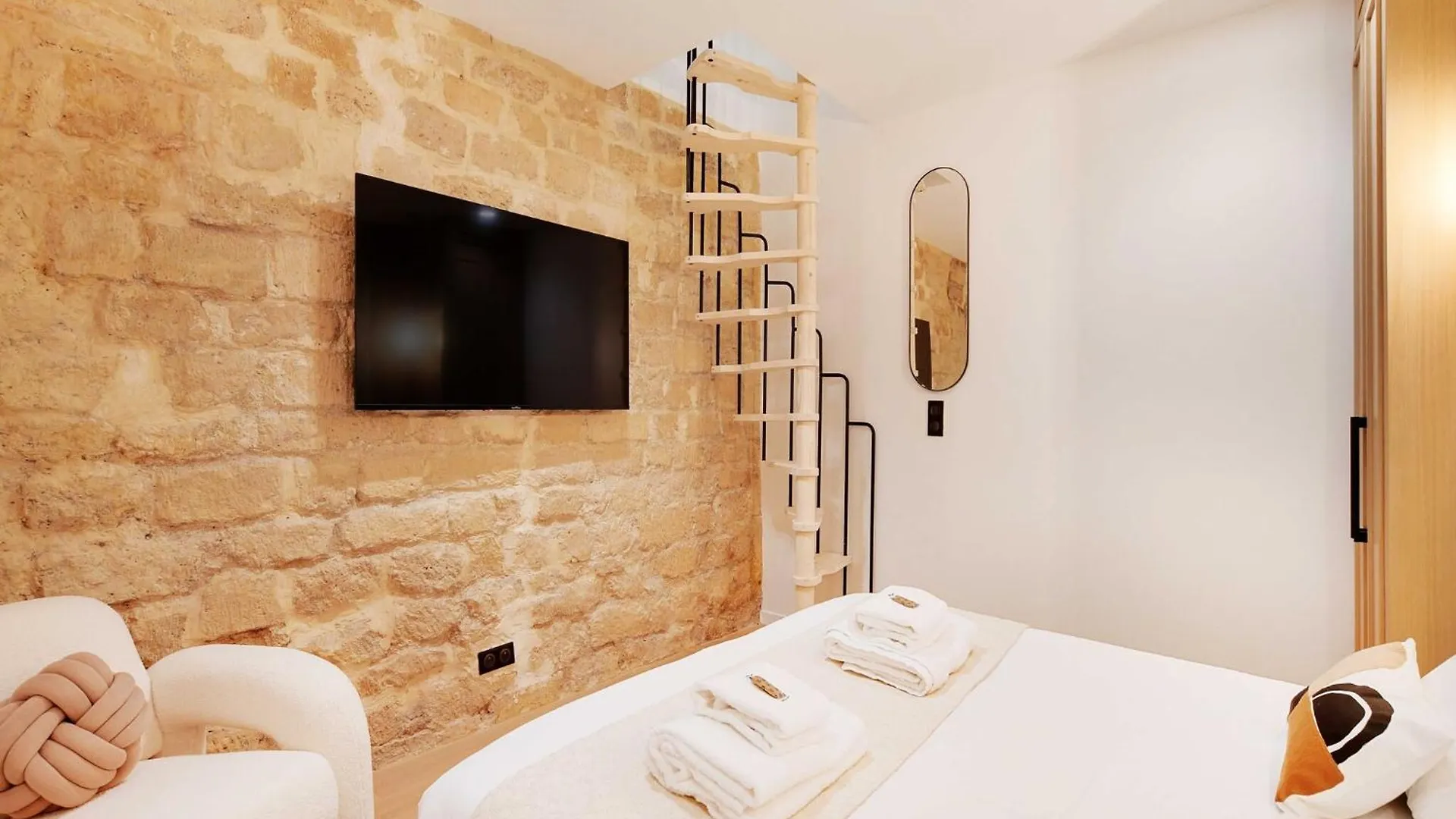 Authentic Apartment - 3Br 6P - Moulin Rouge Paris 0*,