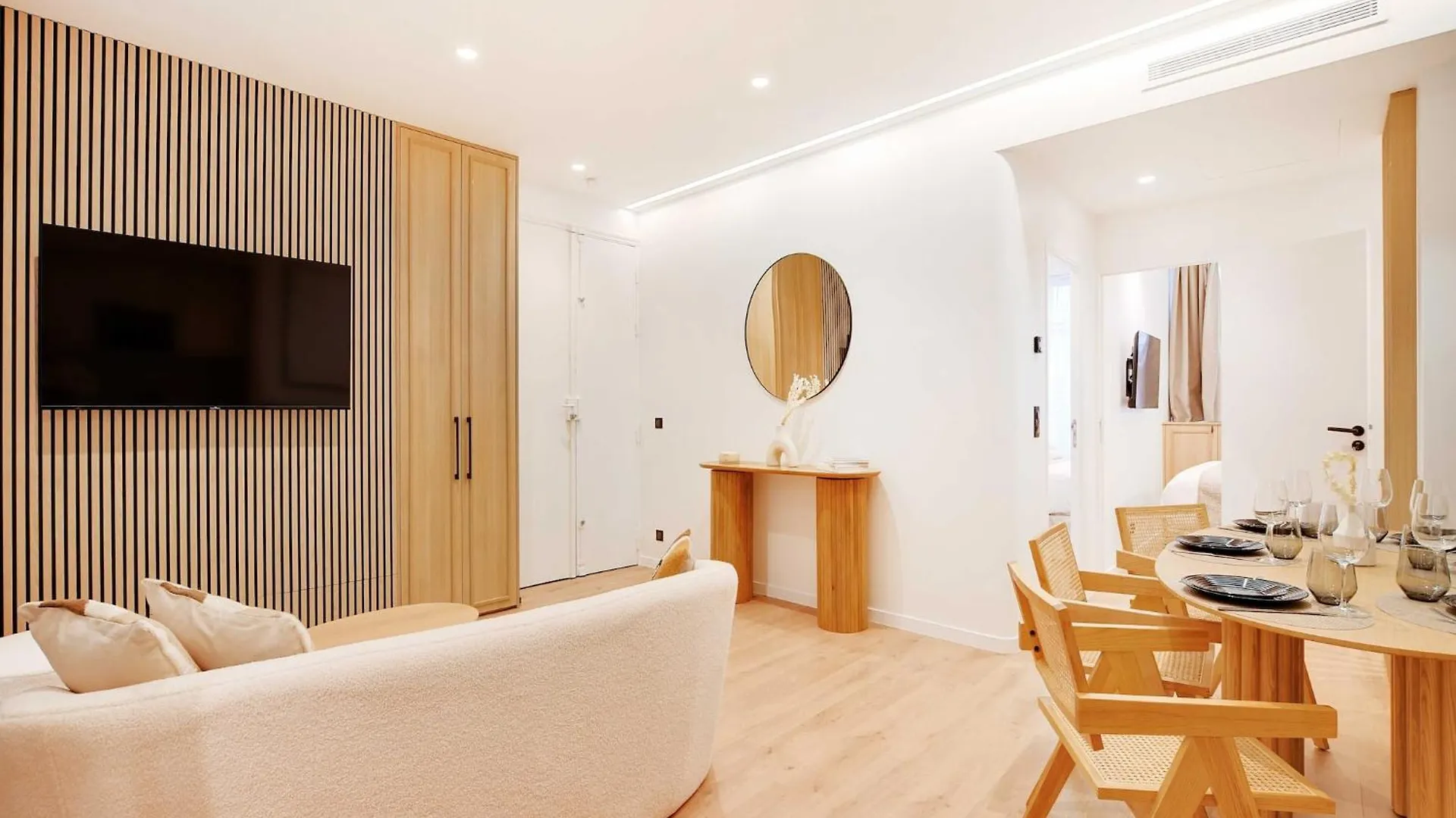Authentic Apartment - 3Br 6P - Moulin Rouge Paris